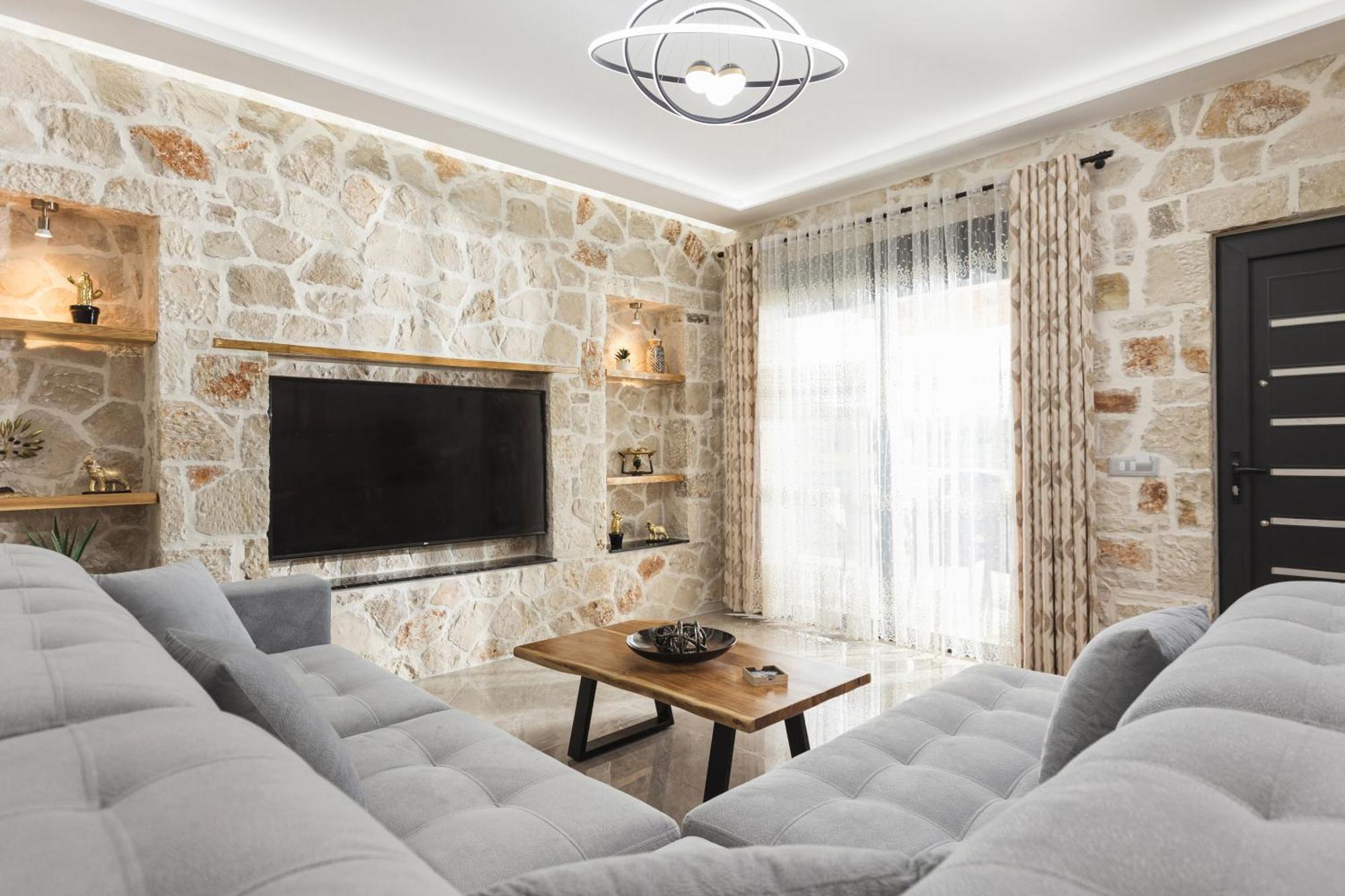 Mateo & Filipos Luxury Villa